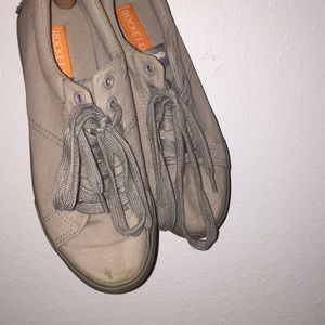 rocket dog grey sneakers